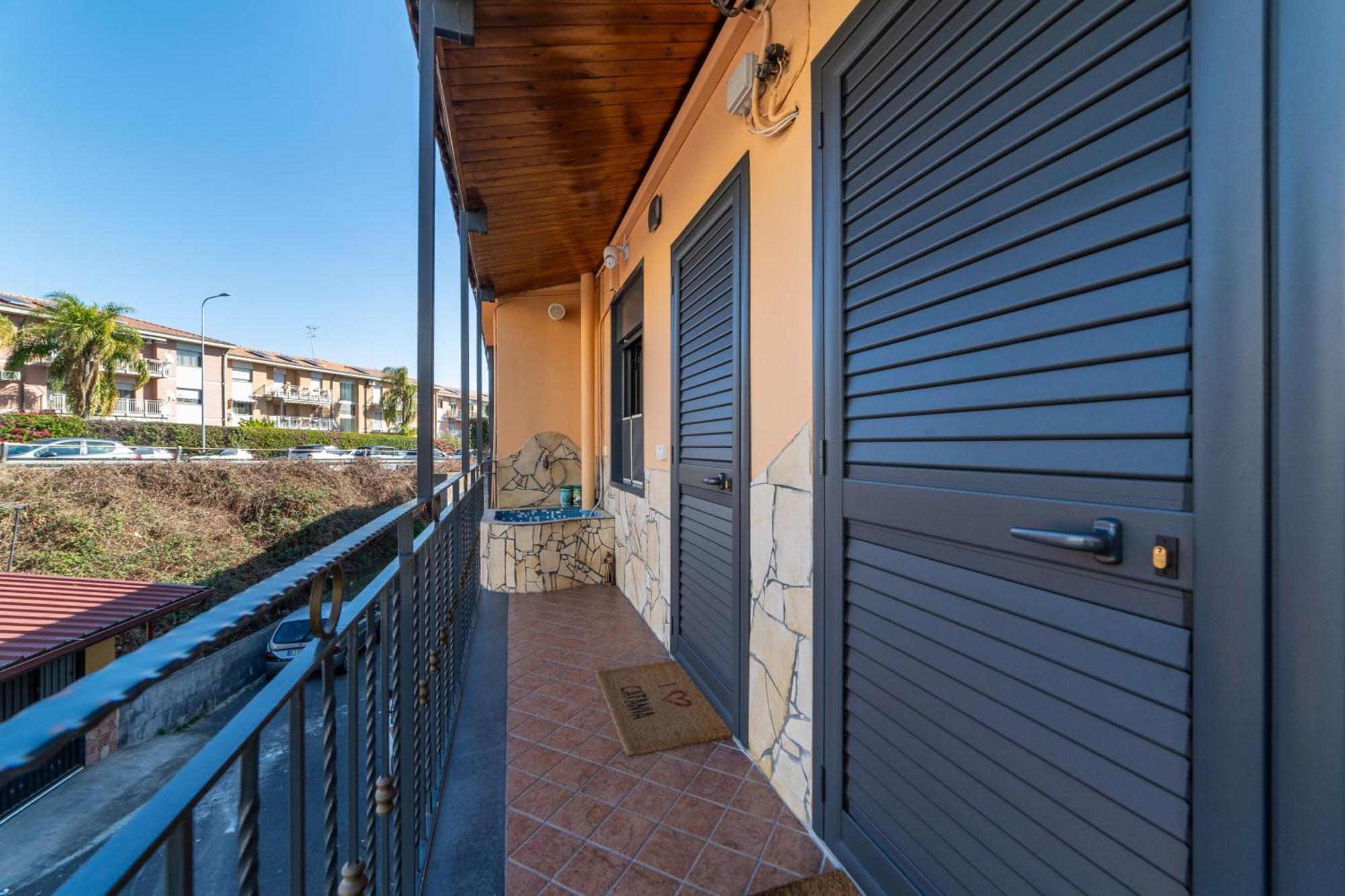 Casa La Scivola Apartment Катания Екстериор снимка
