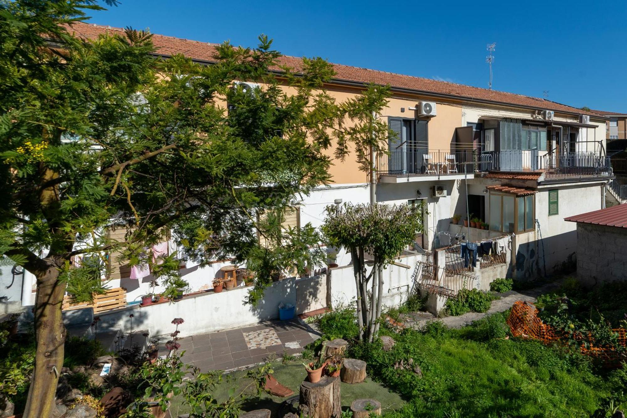 Casa La Scivola Apartment Катания Екстериор снимка