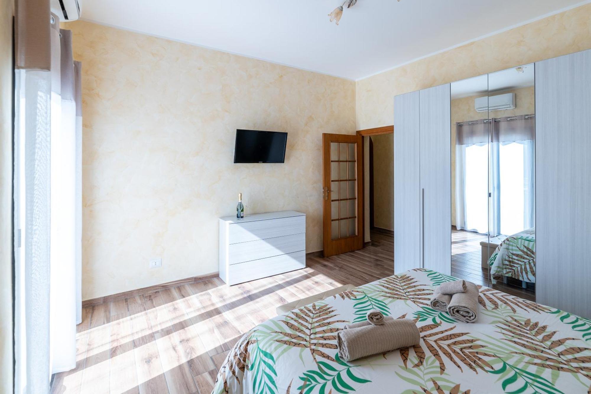 Casa La Scivola Apartment Катания Екстериор снимка