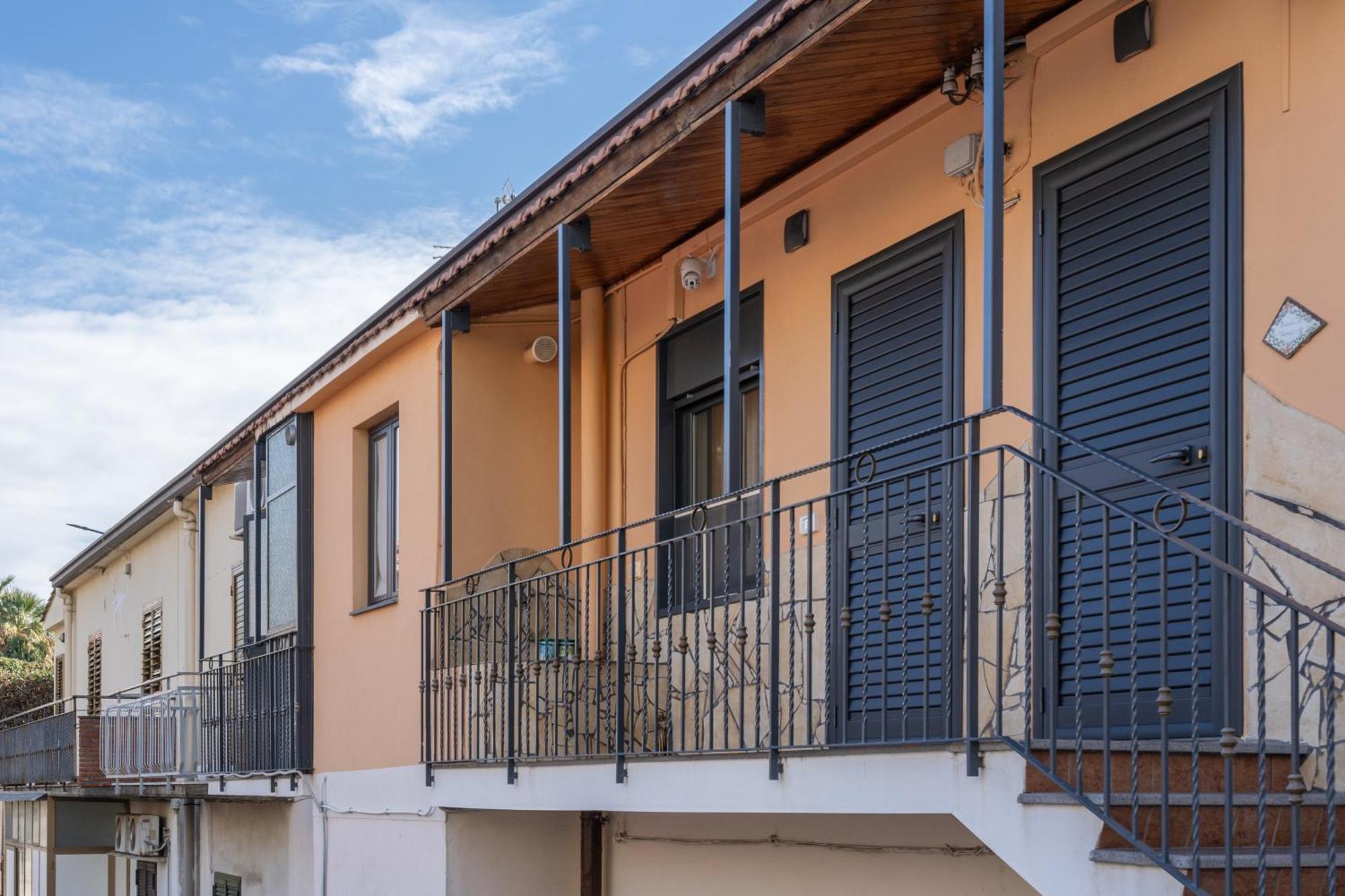 Casa La Scivola Apartment Катания Екстериор снимка